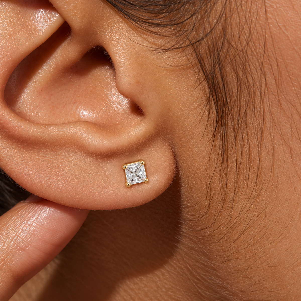 Pendientes Etéreos de Oro Brillante