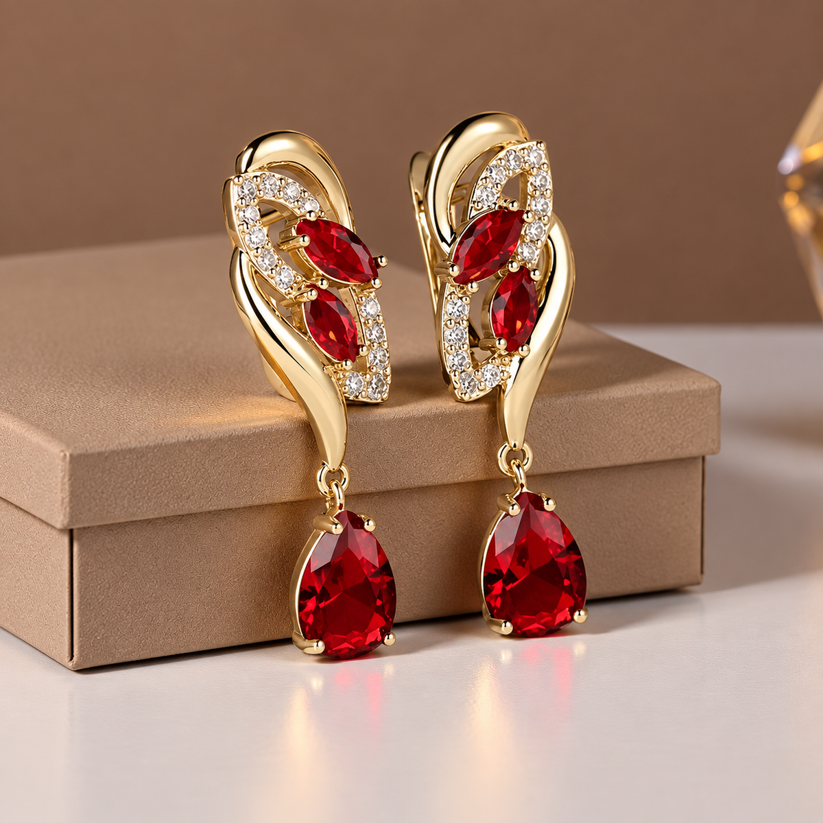 Pendientes Colgantes con Detalle de Esmeralda
