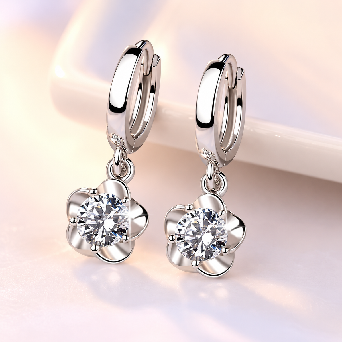 Pendientes plateados con circonitas moradas y blancas