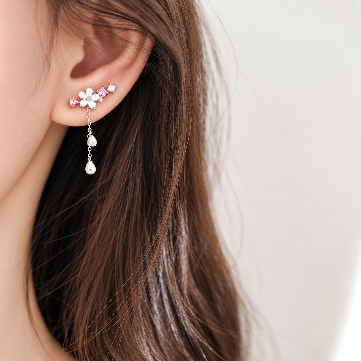 Pendientes de circonita de flor de cerezo