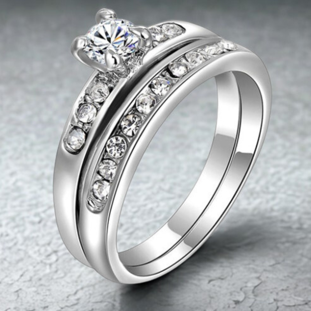 Anillo de plata con cristales, estilo vintage