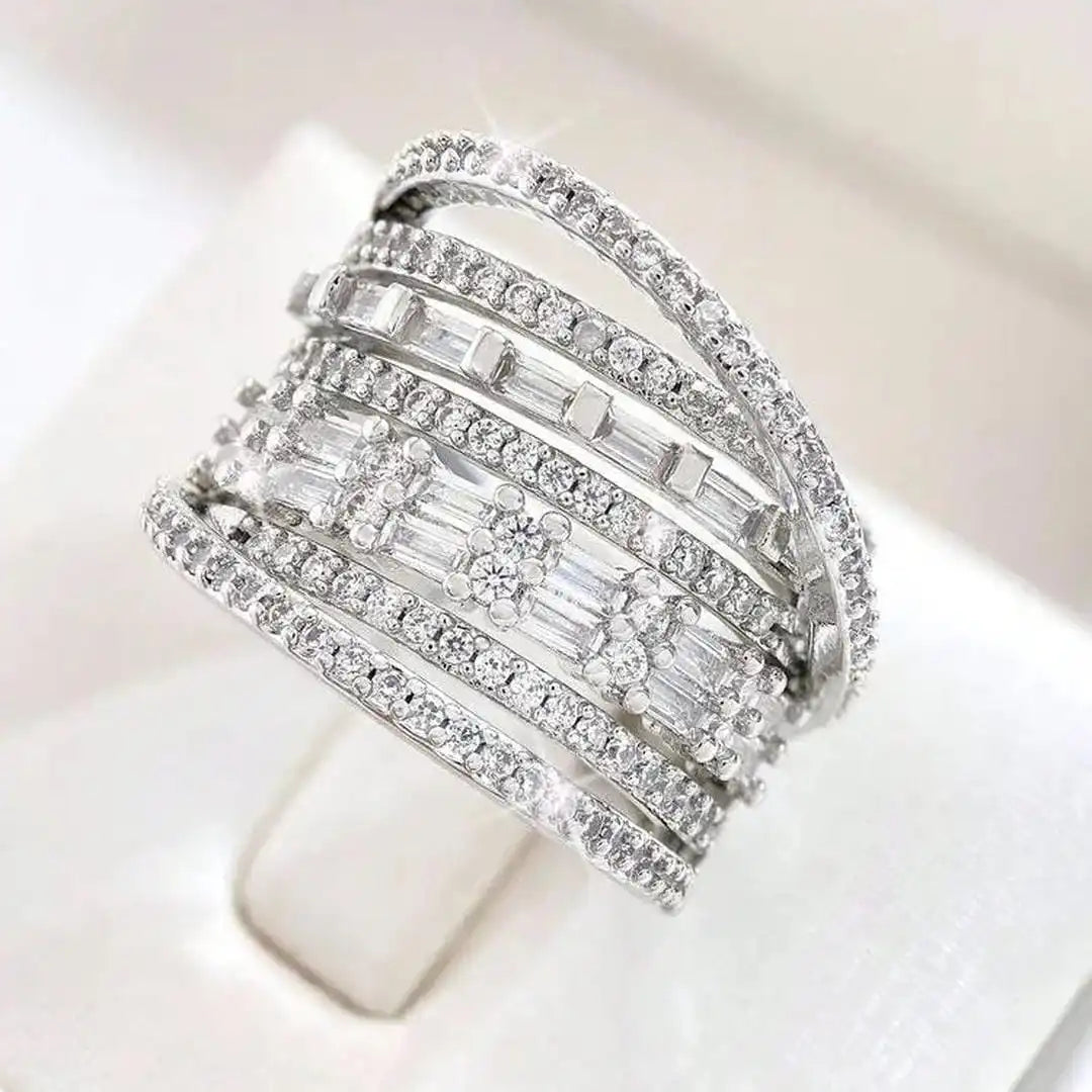 Exquisito Anillo de Plata Multicapa