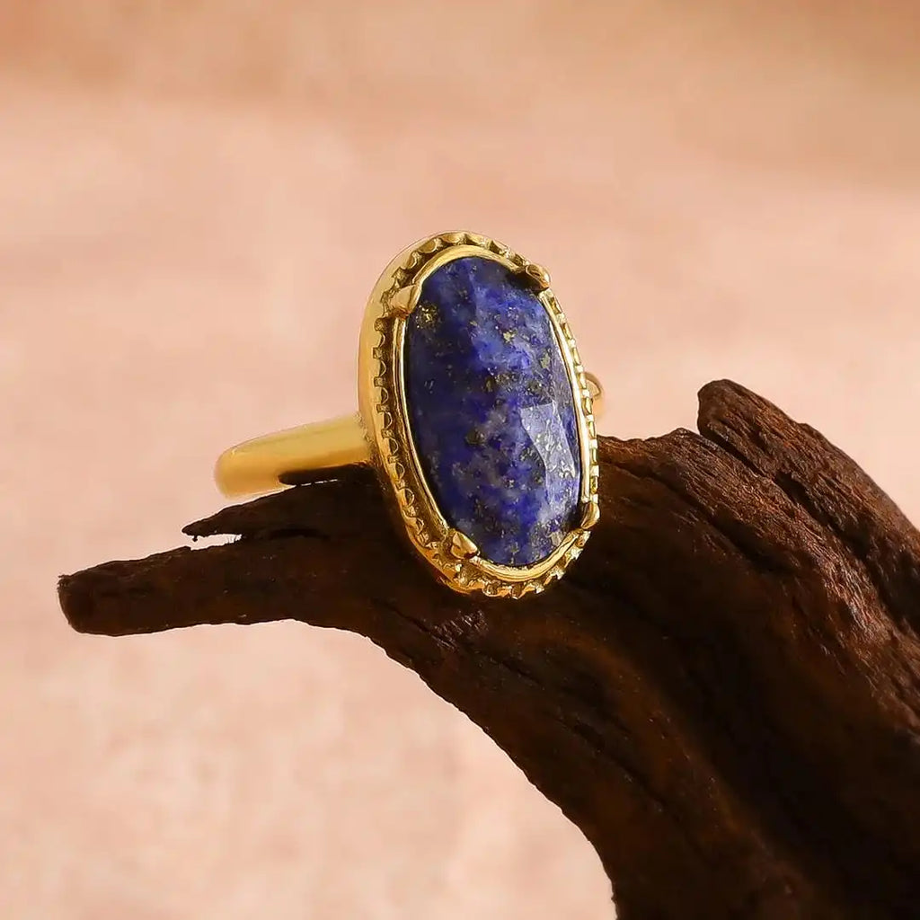 Anillo Ajustable Dorado con Piedra de Lapislázuli