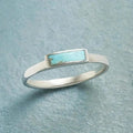 Anillo clásico de plata con barra de turquesa