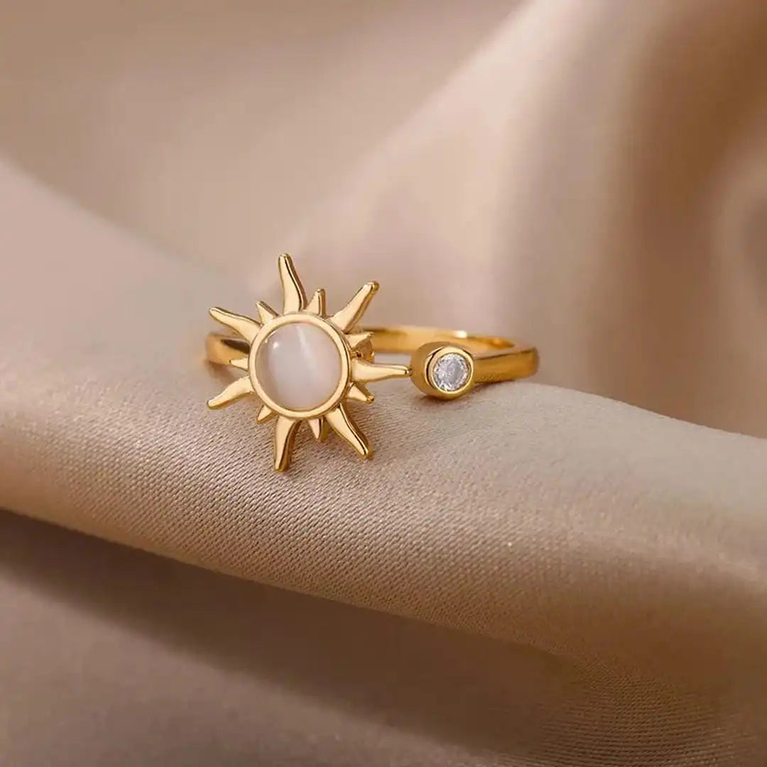 Anillo de oro Celestial Sunbeam con piedra lunar