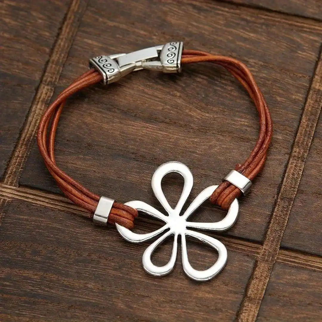 Pulsera Clásica de Cuero con Flor Plateada