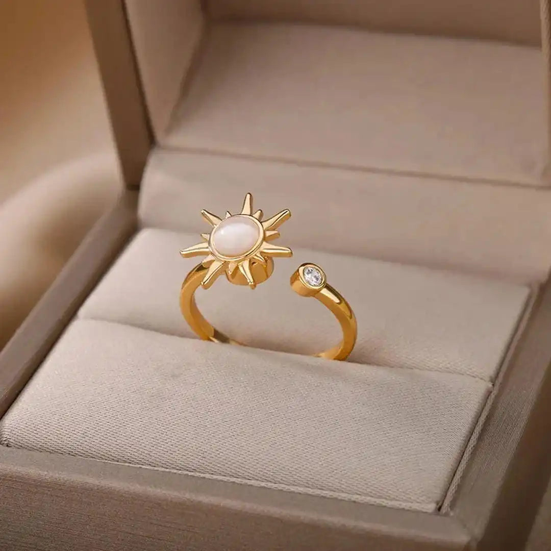 Anillo de oro Celestial Sunbeam con piedra lunar
