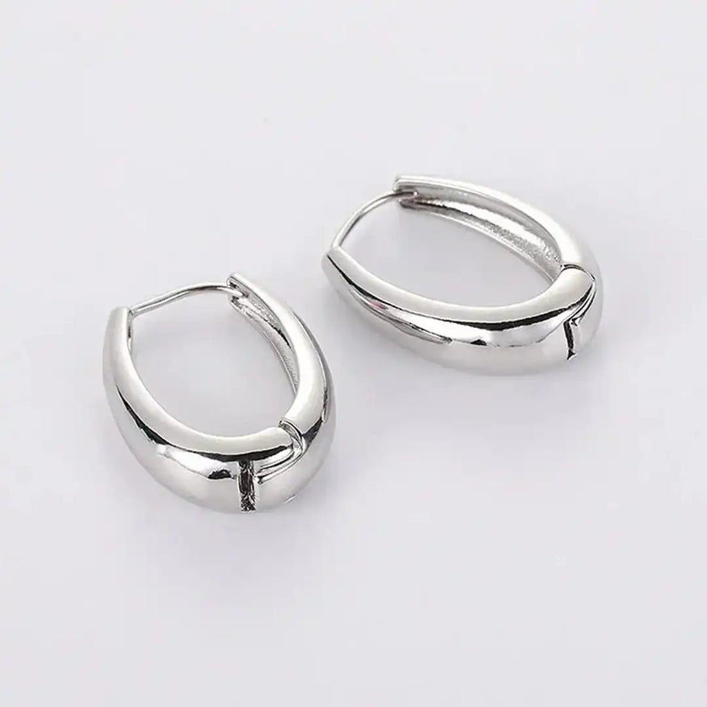 Aretes clásicos de aro dorados