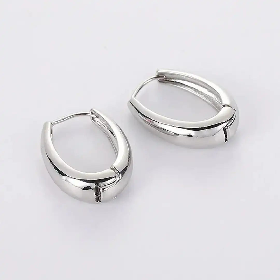 Aretes clásicos de aro dorados