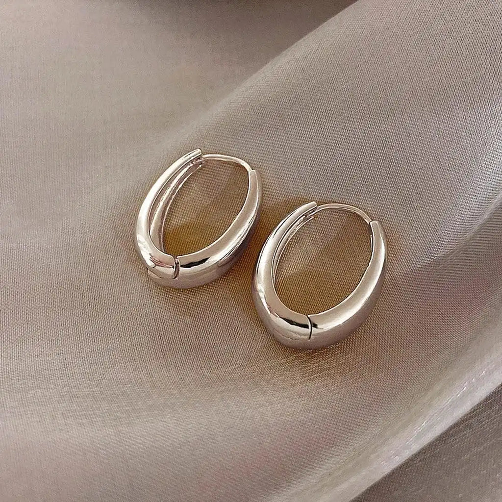 Aretes clásicos de aro dorados