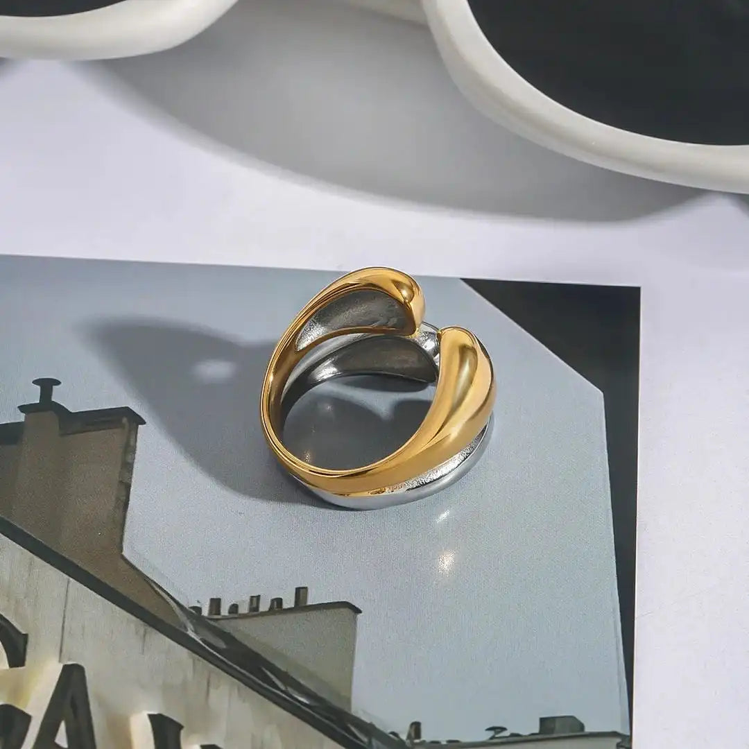 Anillo apilable de oro y plata bicolor