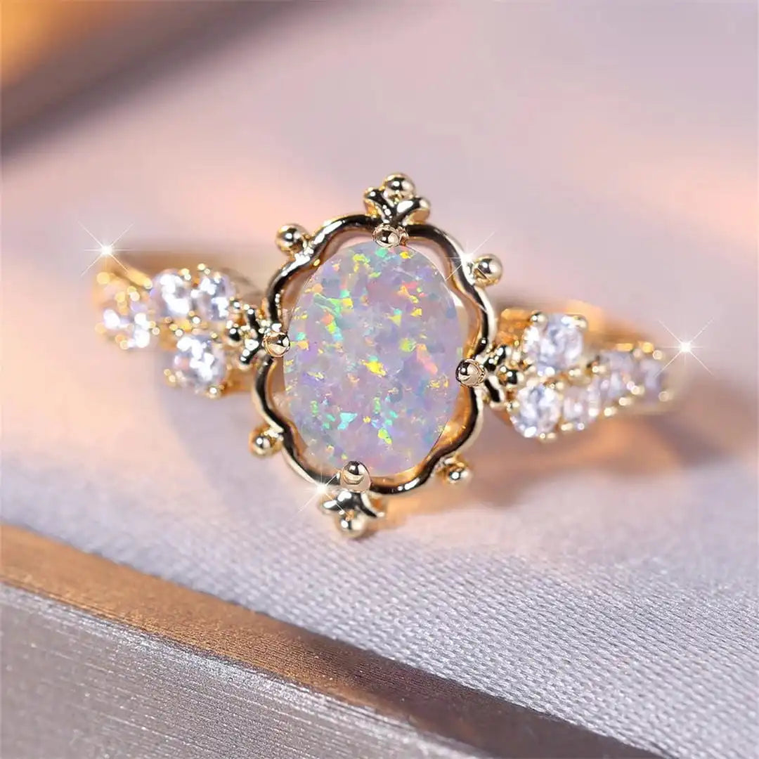 Anillo de Flor con Ópalo de Fuego Blanco Ovalado