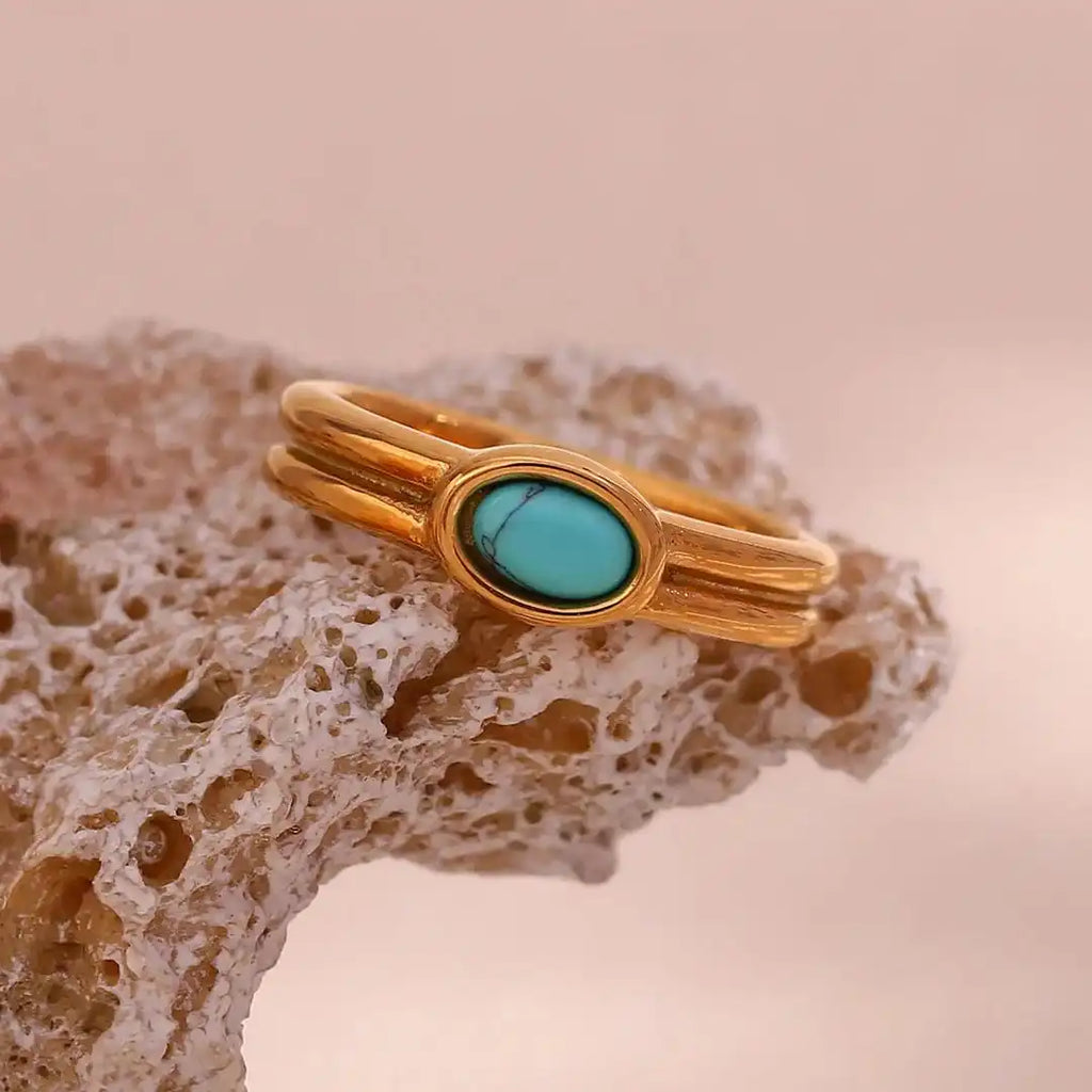 Anillo de oro vintage con piedra natural