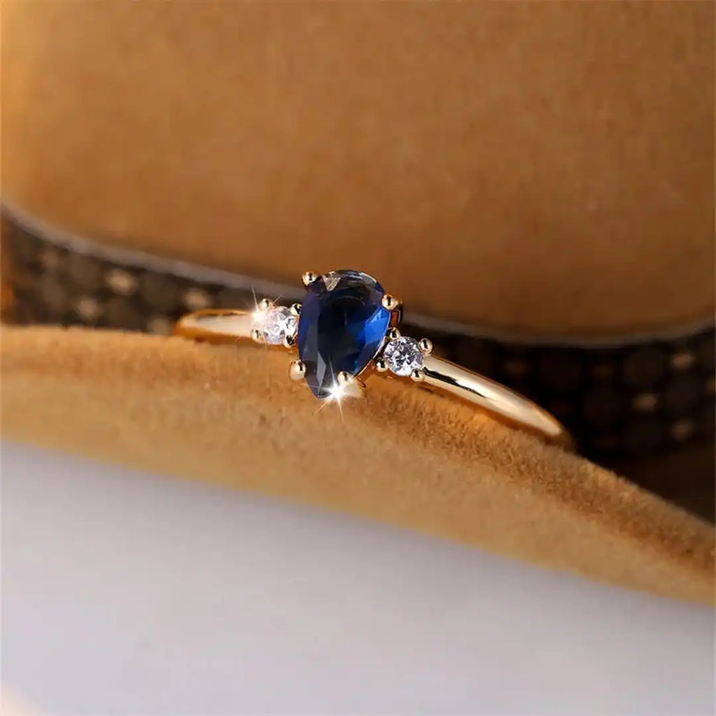 Anillo Minimalista con Zafiro Real Talla Pera