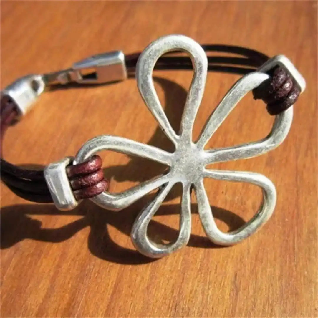 Pulsera Clásica de Cuero con Flor Plateada