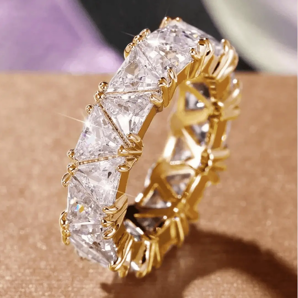 Anillo vintage de piedra triangular