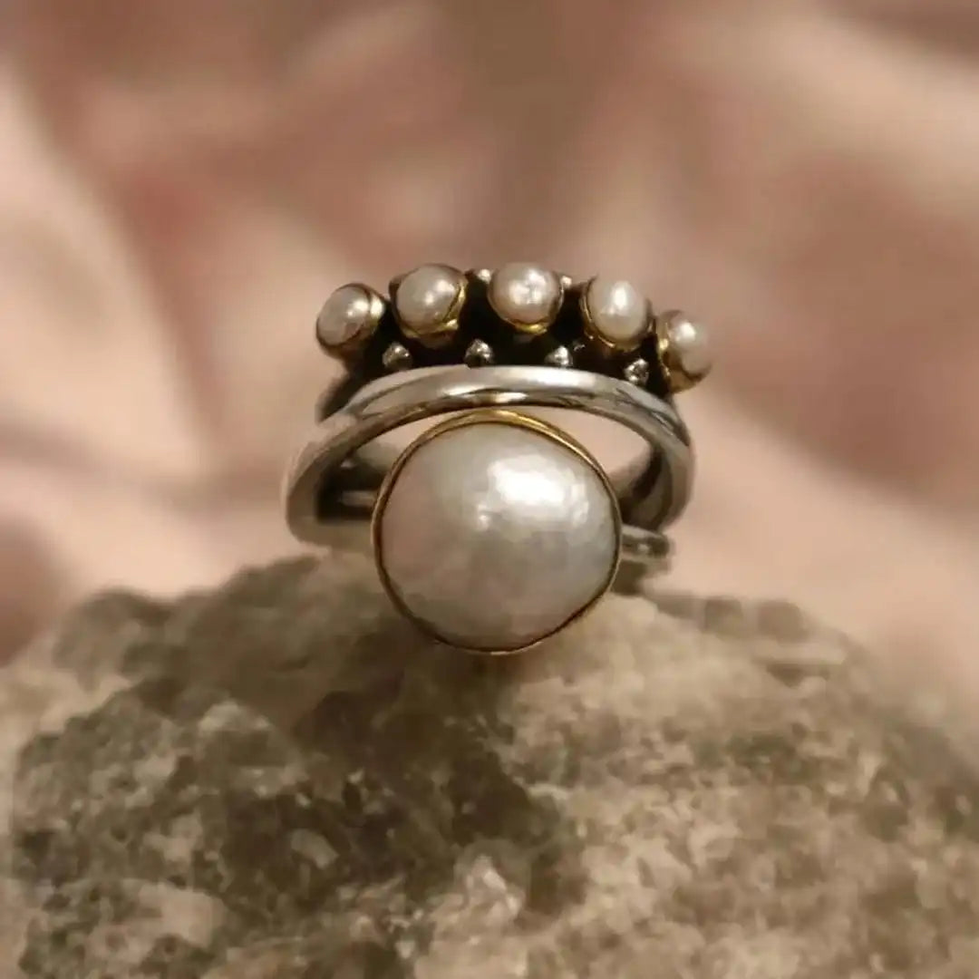 Anillo de órbita clásico de plata con perla