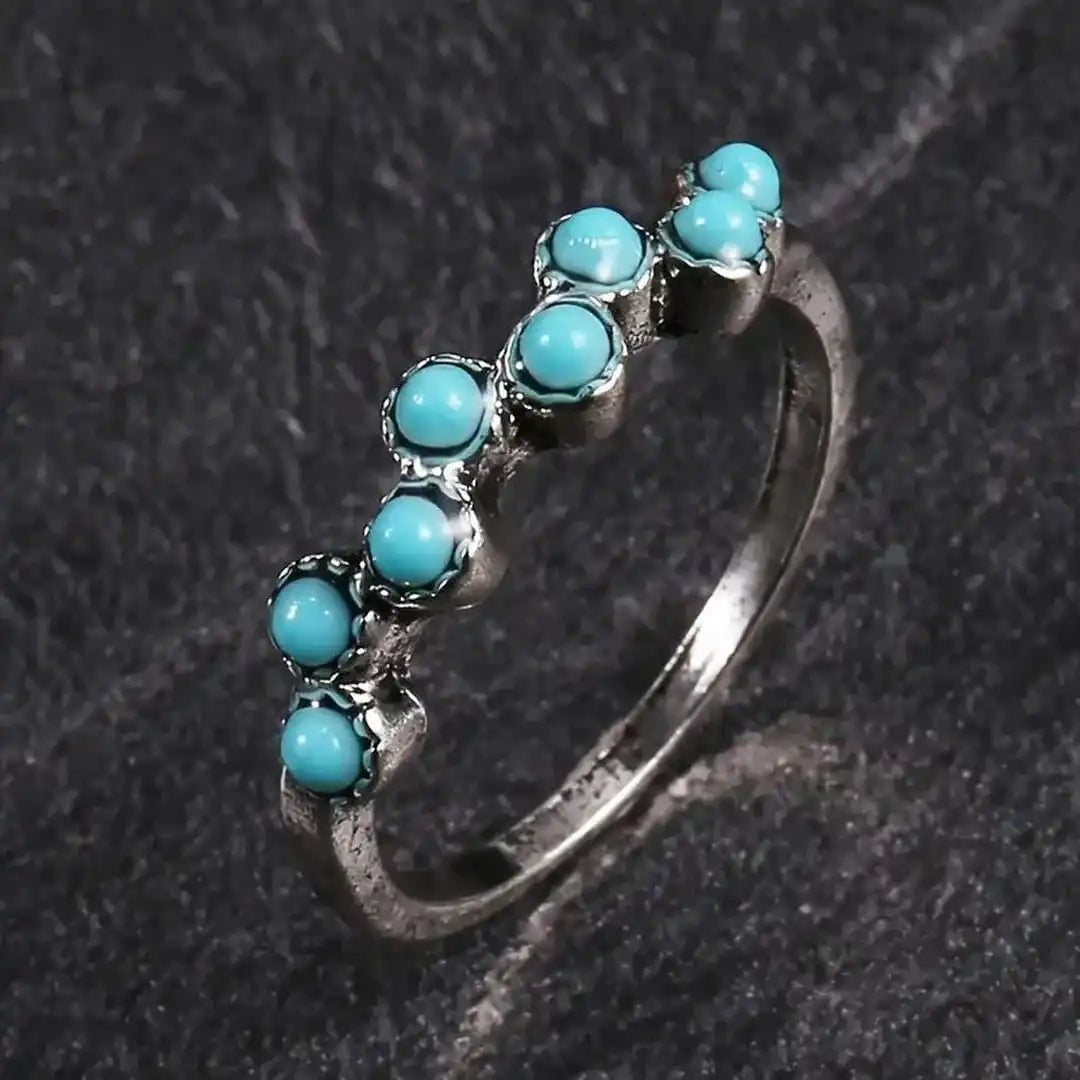 Anillo atemporal de cuentas turquesa