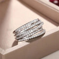 Anillo cruzado de circonita en capas