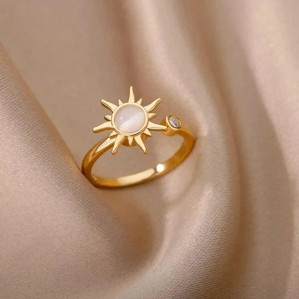 Anillo de oro Celestial Sunbeam con piedra lunar