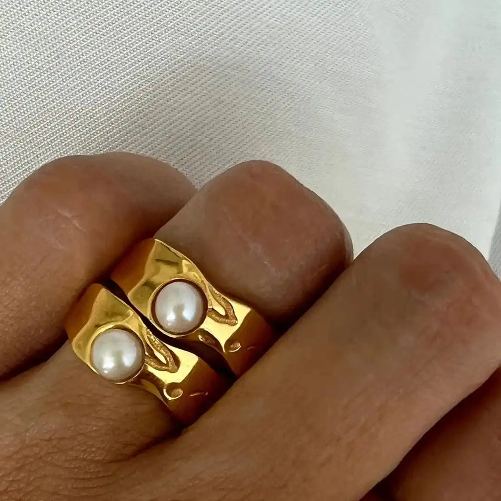 Anillo de banda de perlas oro fundido