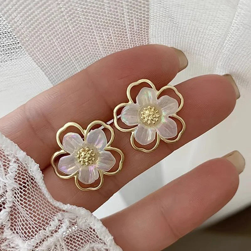 Cute White Flower Earrings
