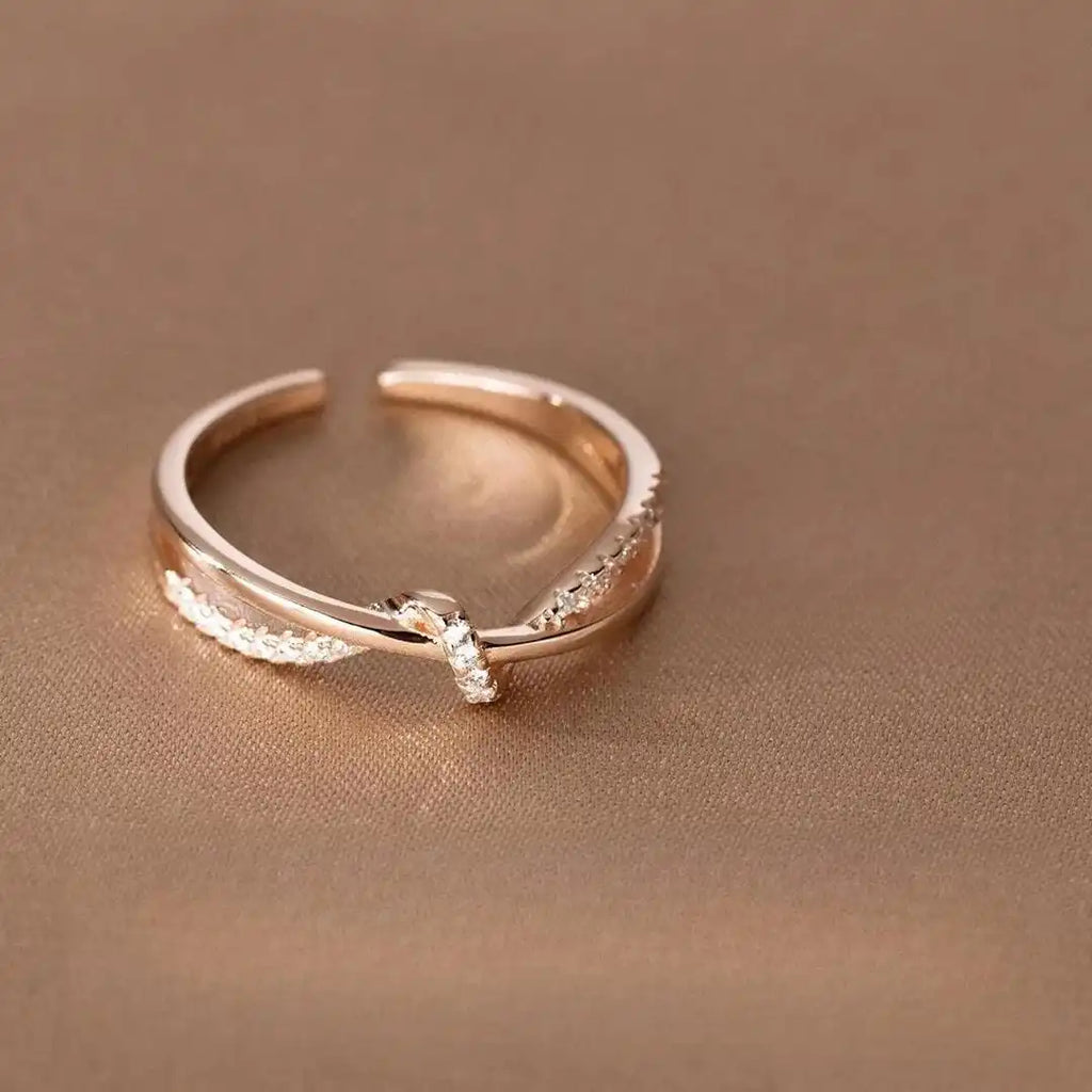 Anillo Clásico Nudo Cruzado