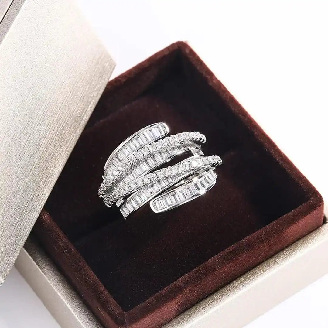 Anillo de Plata Ajustable con Circonita