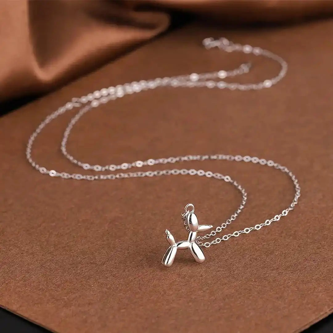 Collar con colgante de perro globo