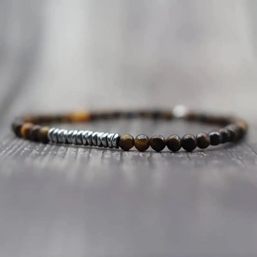 Pulsera atemporal de roca volcánica
