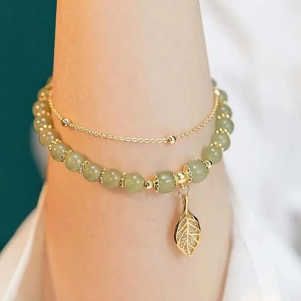 Exquisita Pulsera de Jade Verde y Oro