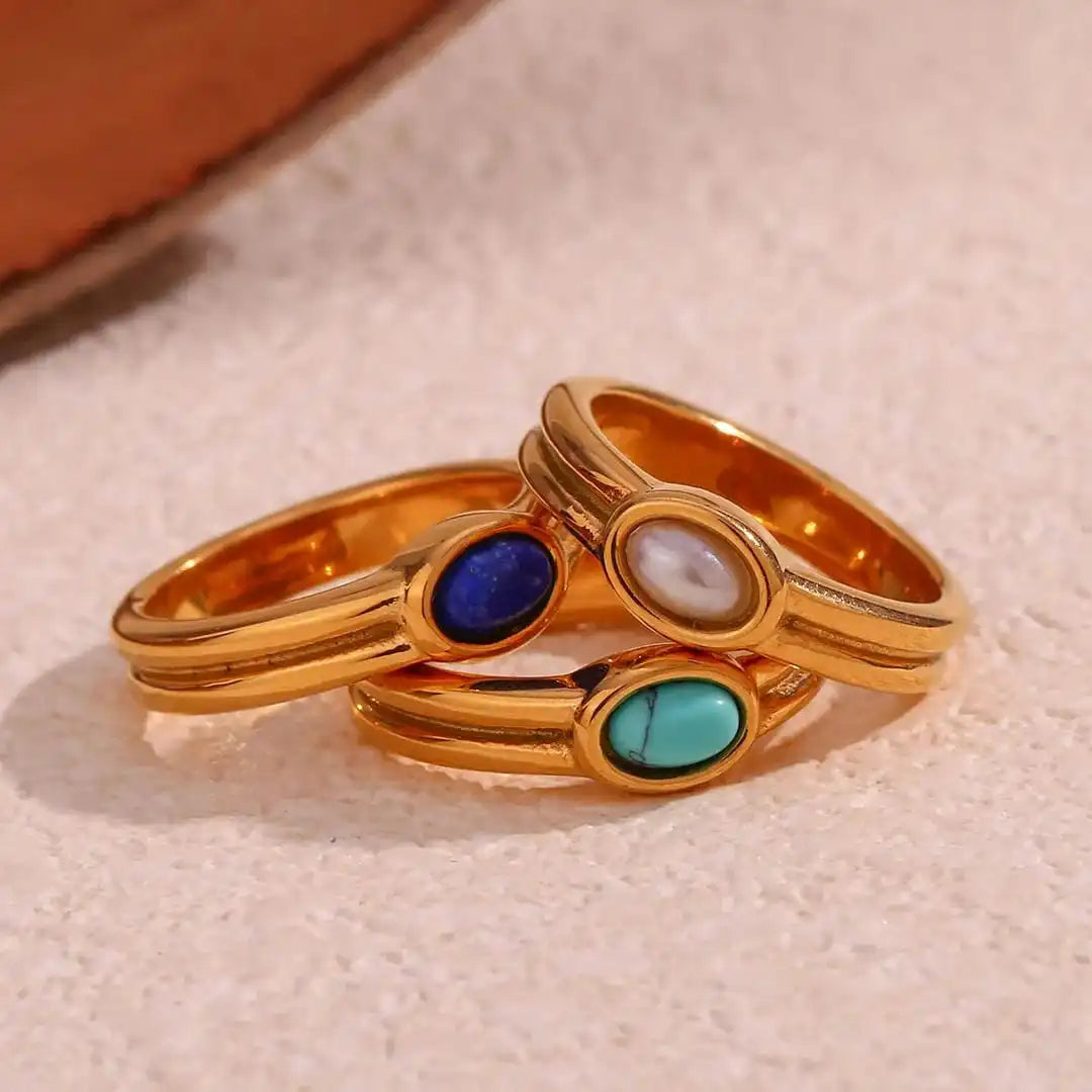 Anillo de oro vintage con piedra natural
