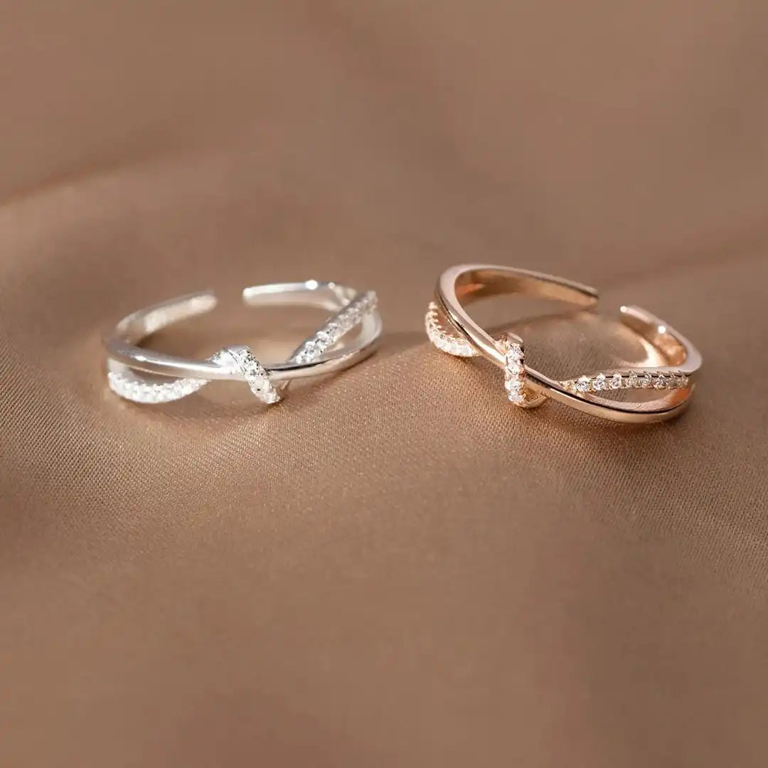 Anillo Clásico Nudo Cruzado