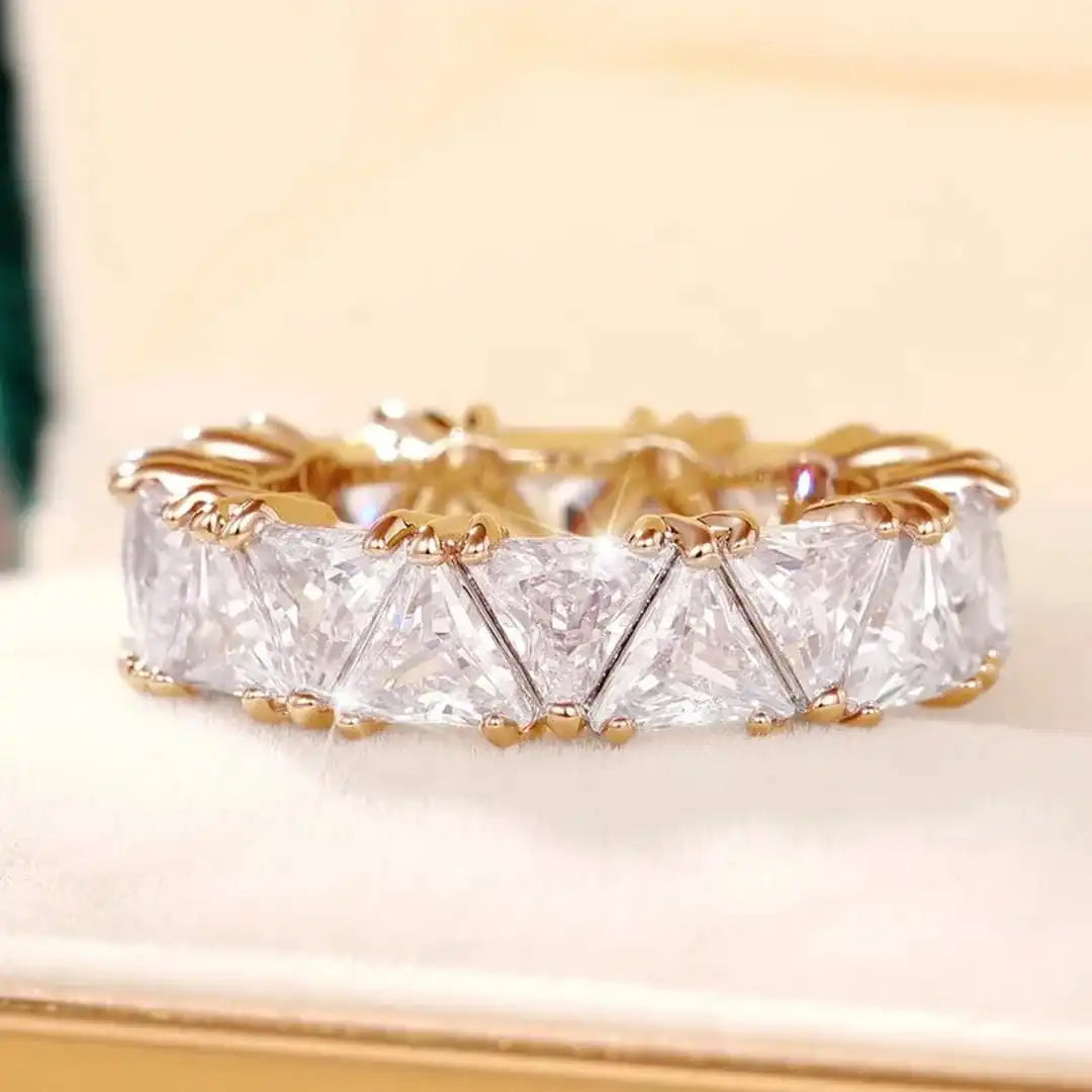 Anillo vintage de piedra triangular