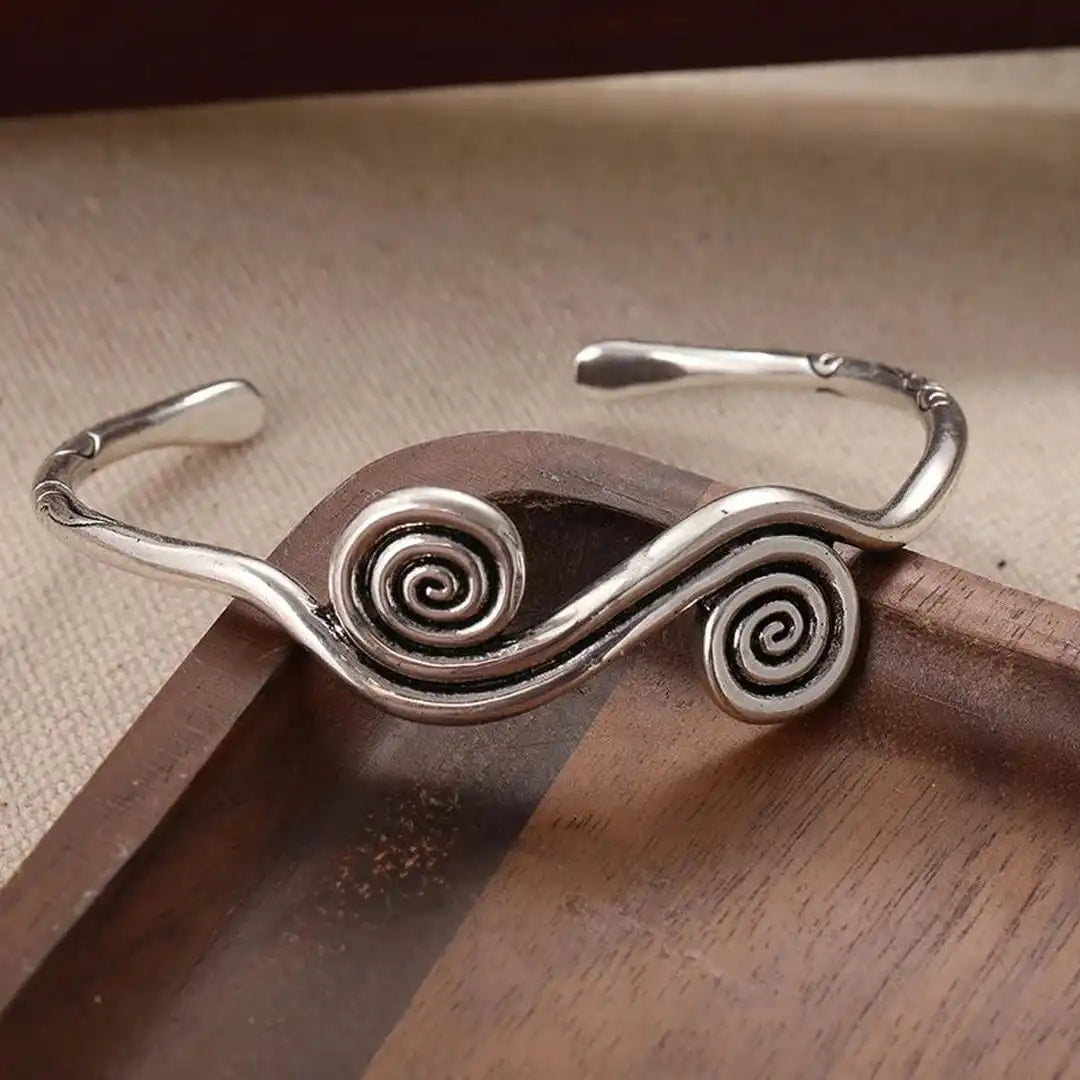 Pulsera de puño doble espiral clásica de plata