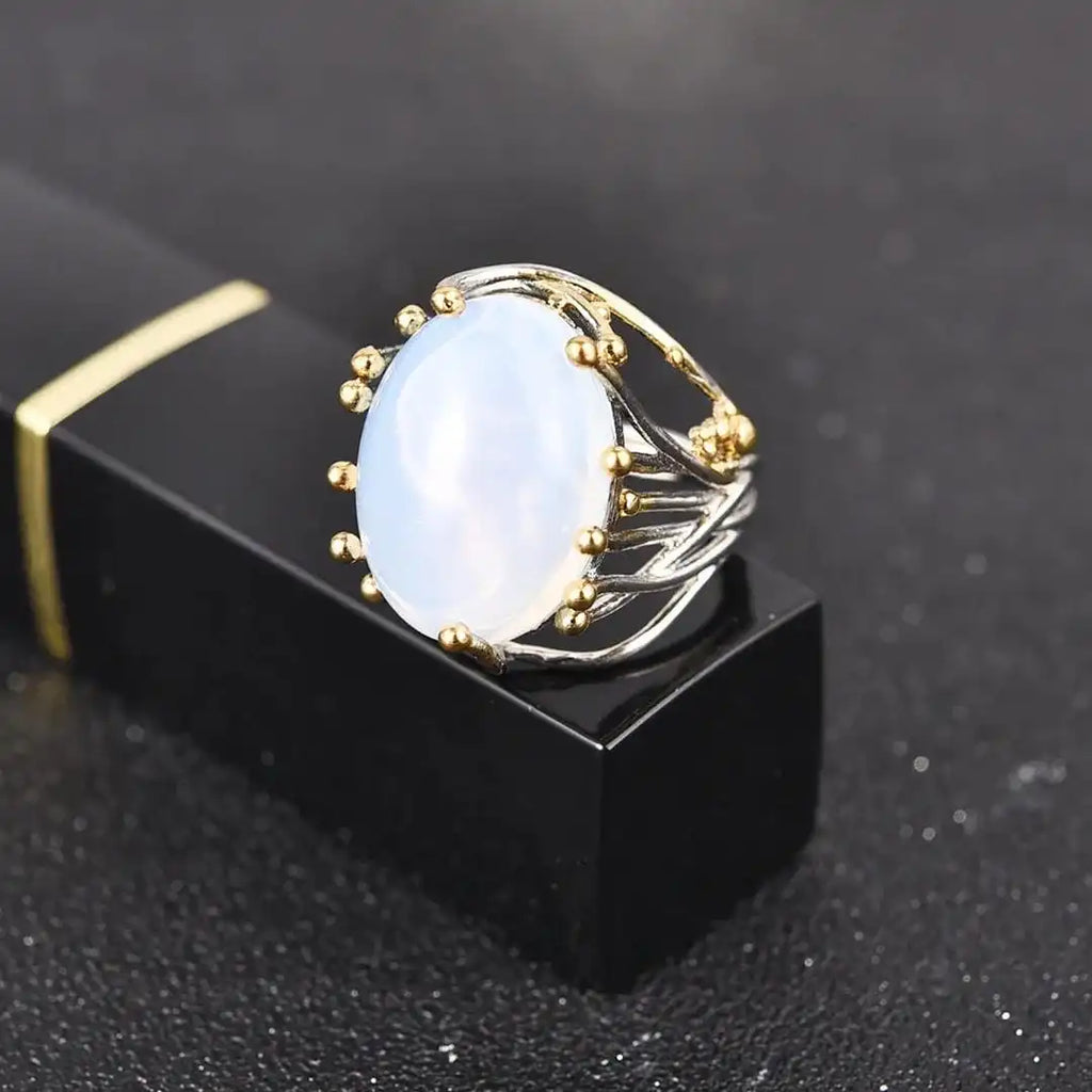Anillo llamativo de piedra luna aura galaxia