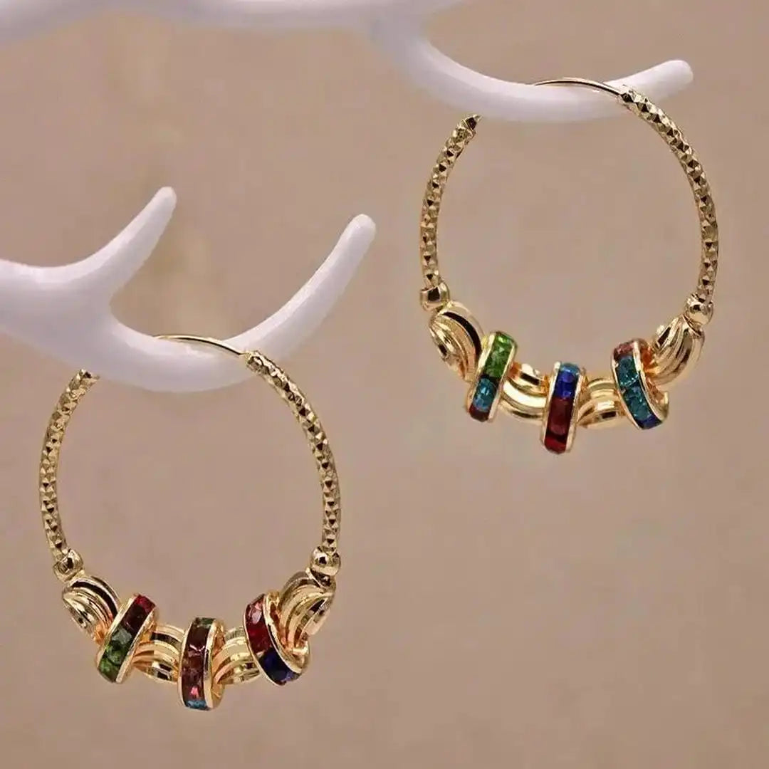 Pendientes de aro clásicos de oro con cristales