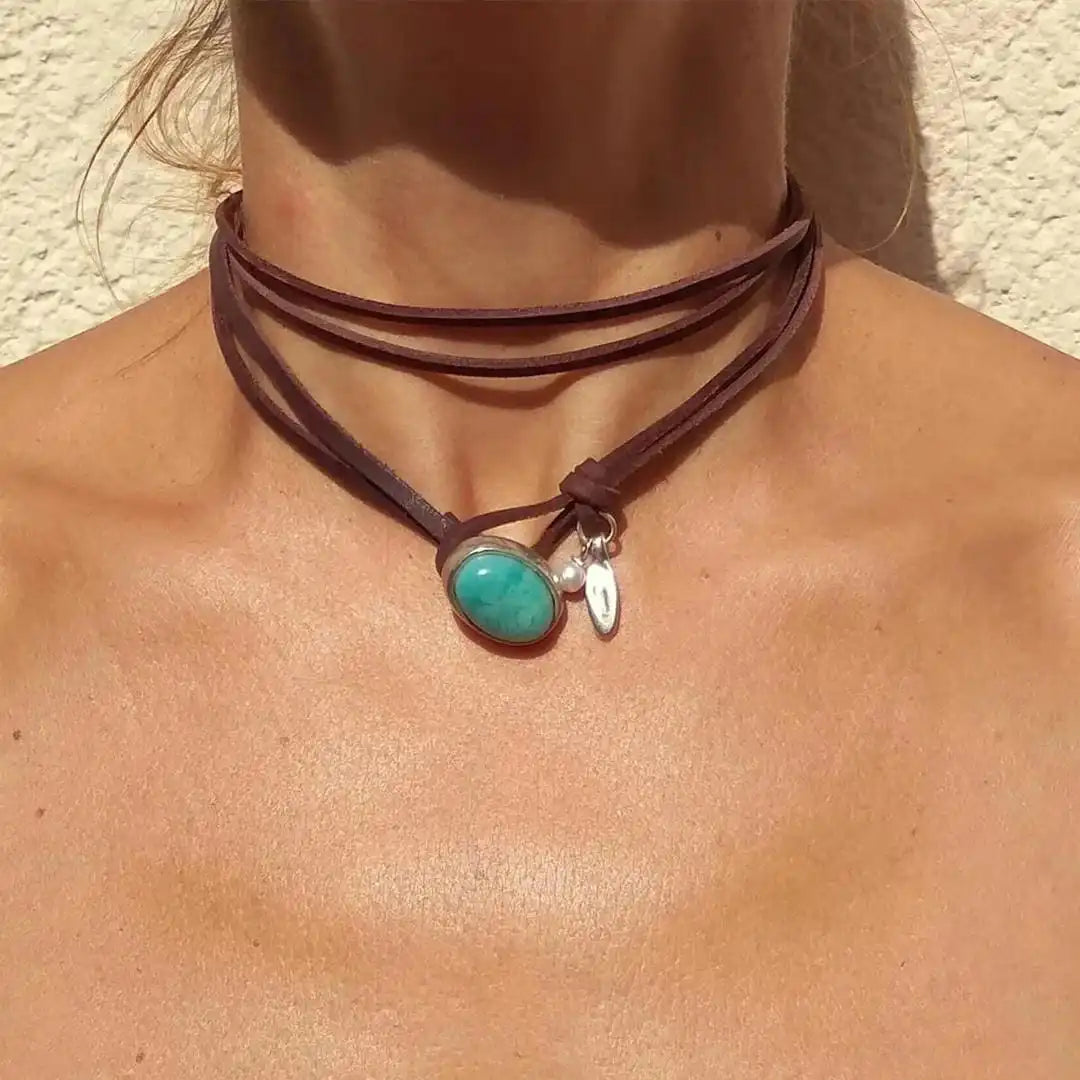 Collar vintage bohemio con colgante de turquesa