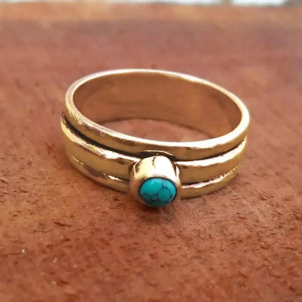 Anillo bohemio de capas con piedra turquesa