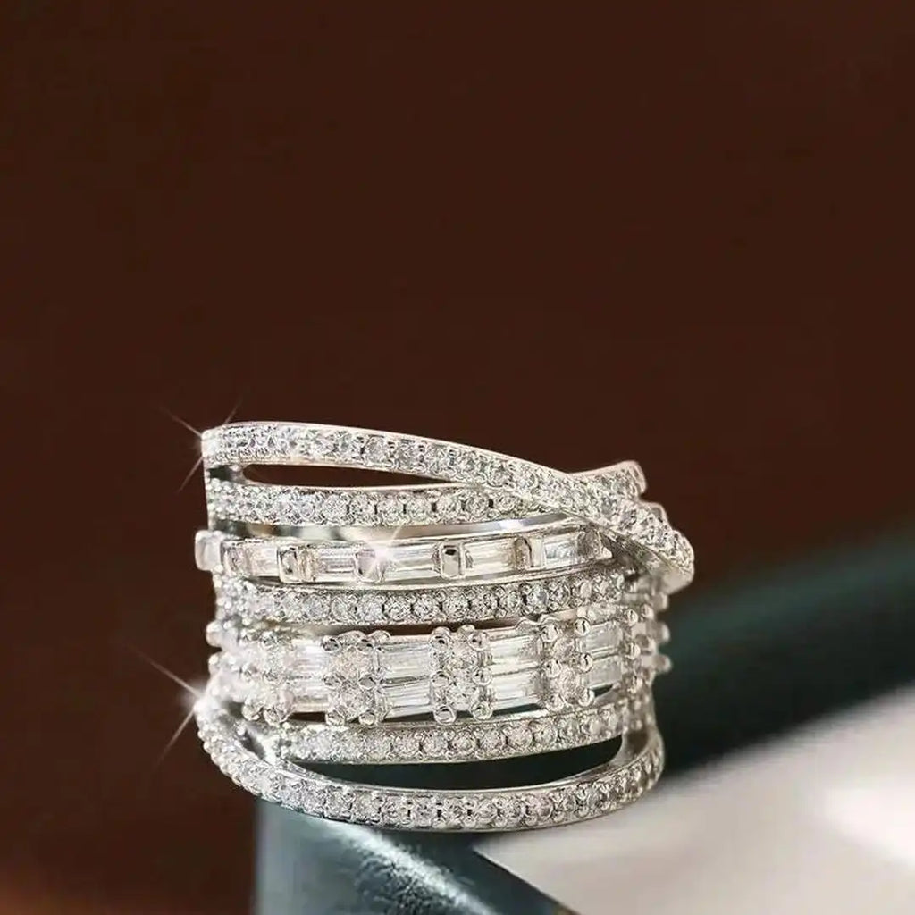 Exquisito Anillo de Plata Multicapa