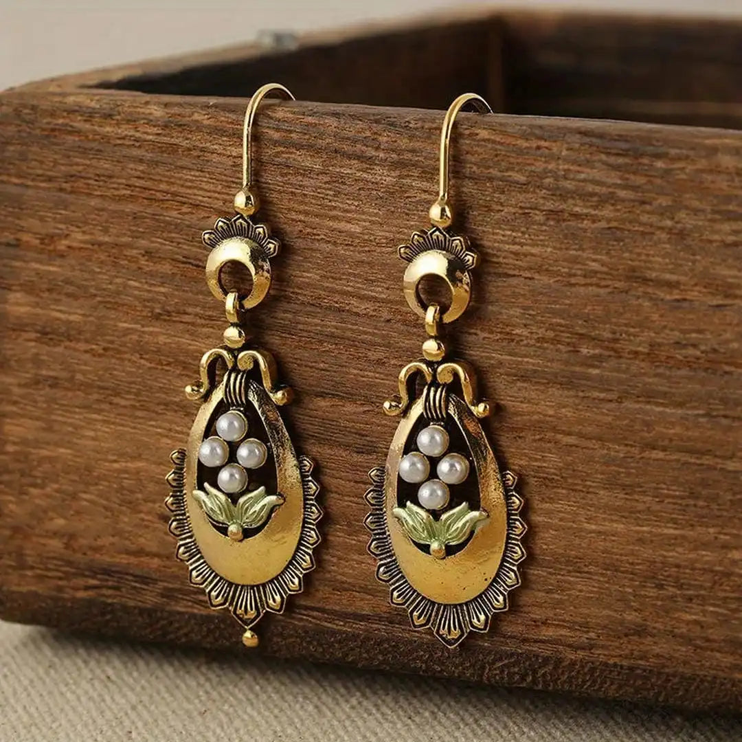 Pendientes Maya de flor de perlas doradas