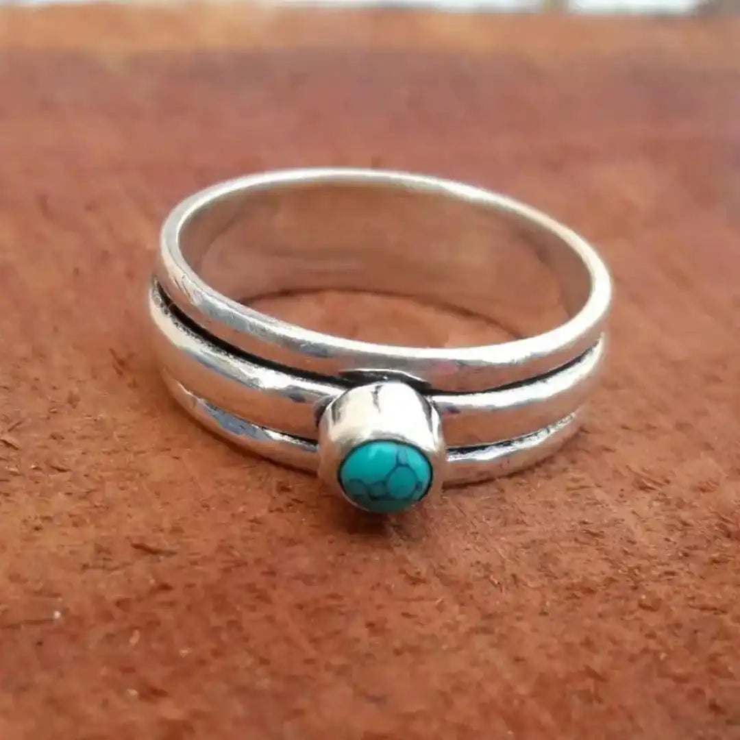 Anillo bohemio de capas con piedra turquesa