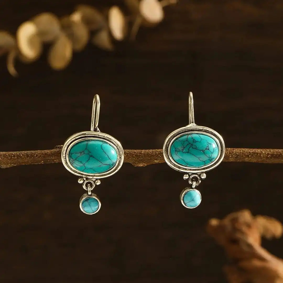 Aretes Minimalistas de Plata con Diseño Floral