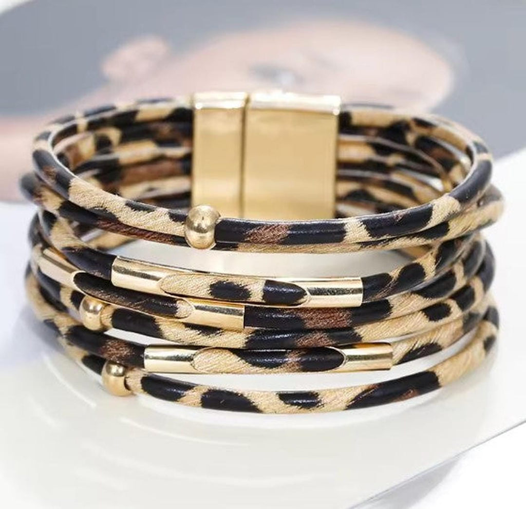 Pulsera ancha tipo bohemio de múltiples capas