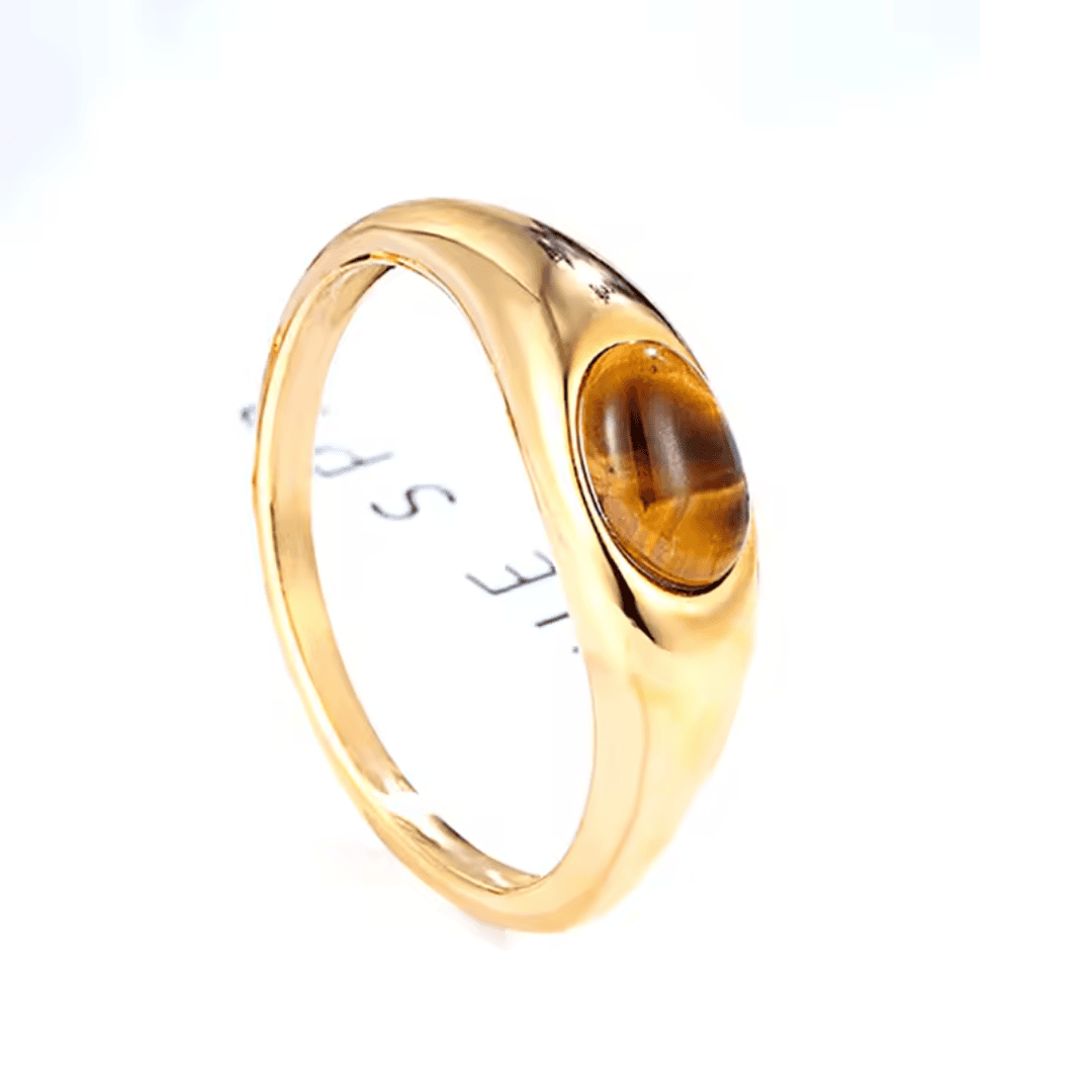 Anillo de oro fino con cabujón de ámbar