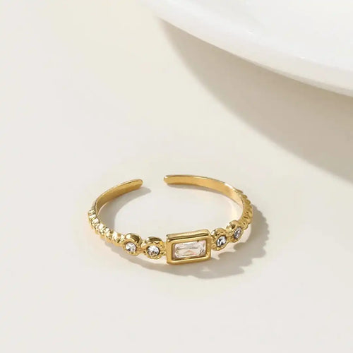 Anillo Abierto con Baguettes