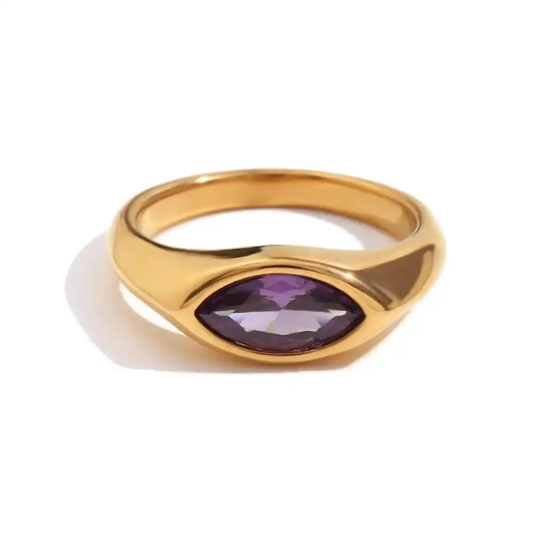 Anillo de sello de oro con gema marquesa