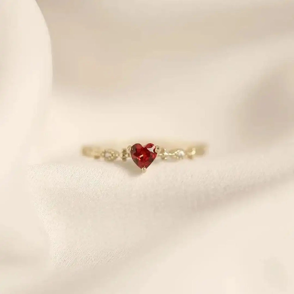 Anillo de banda con acento marquesa de Heartstone