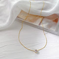 Collar con colgante solitario delicado