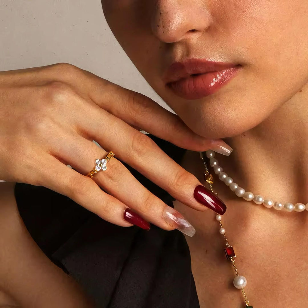 Anillo Radiante Floral de Cristal